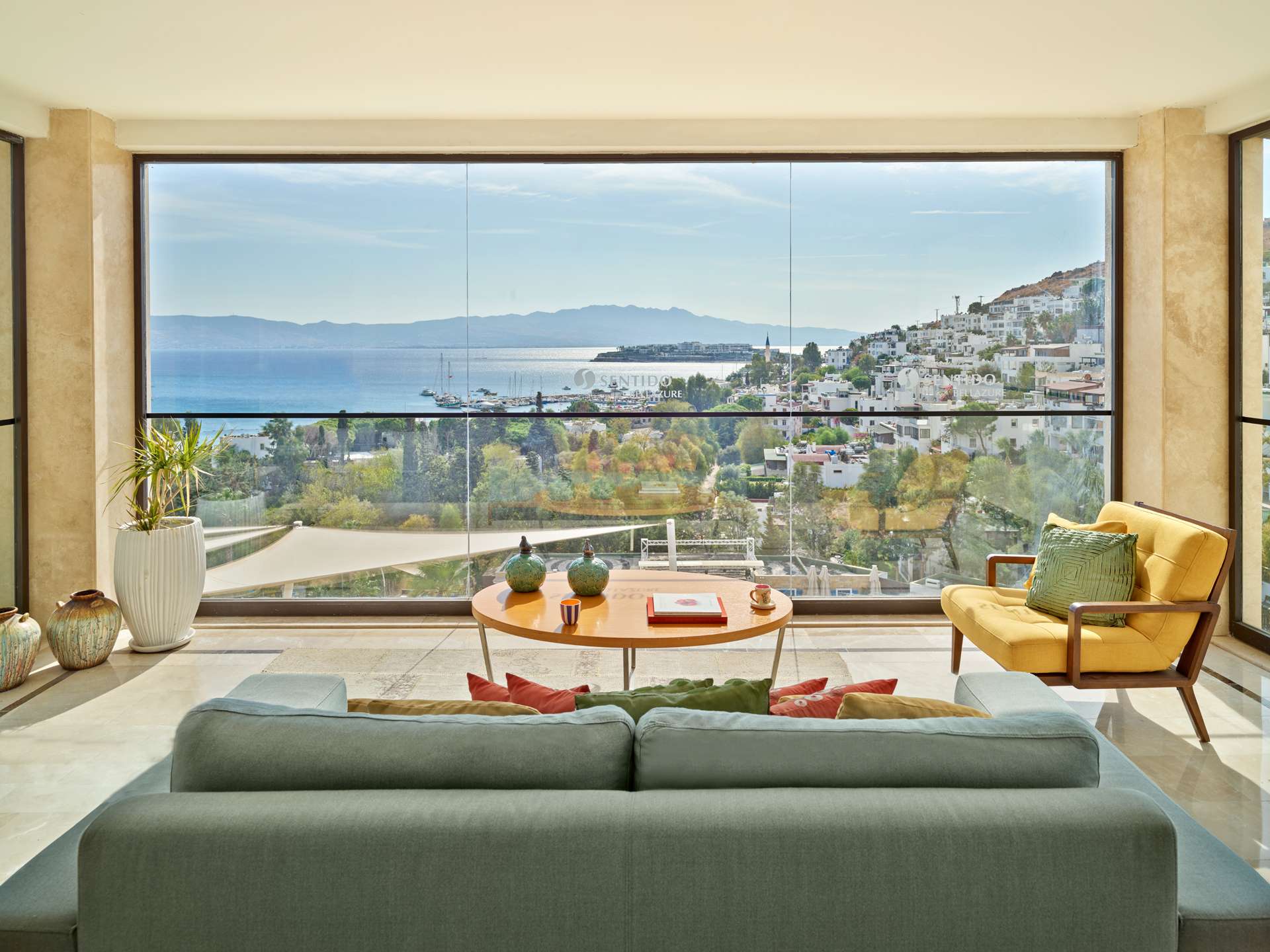 Living area with sea view